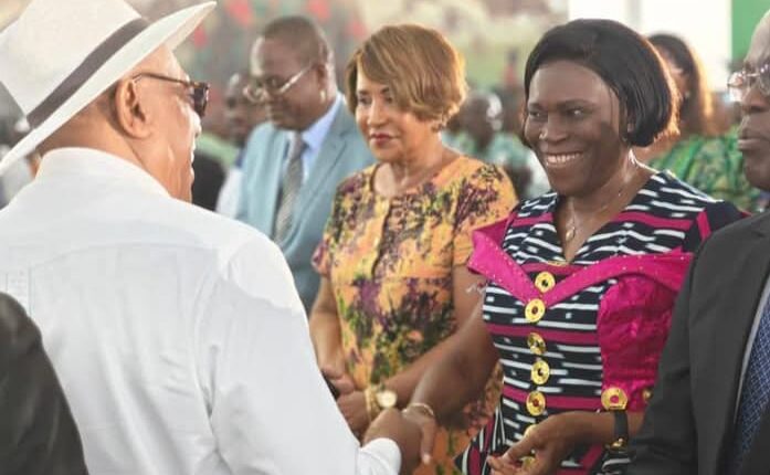 Ezanley salue Simone